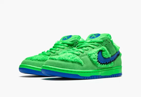 Gorgeous Women's SB DUNK LOW Grateful Dead - Green Bear - Get Yours Now!