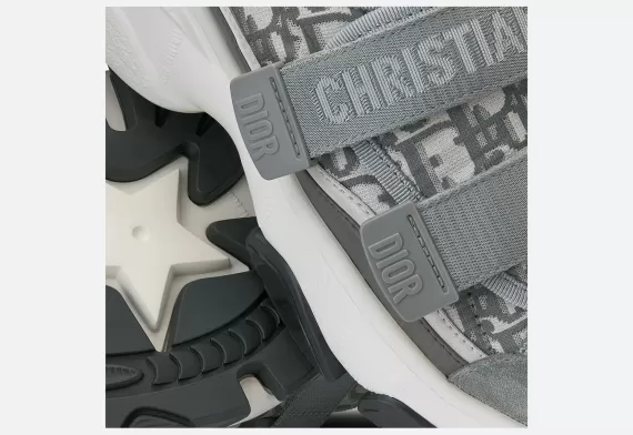 D-WANDER Sneaker - Gray Stone Dior Oblique Technical Fabric