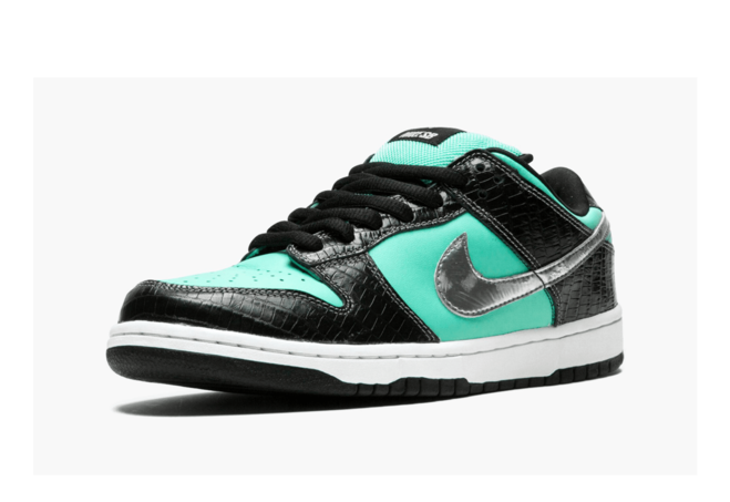 Get Women's SB DUNK LOW PRO - Tiffany from Diamond Supply Co.