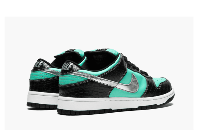 Stylish Women's SB DUNK LOW PRO - Tiffany from Diamond Supply Co.