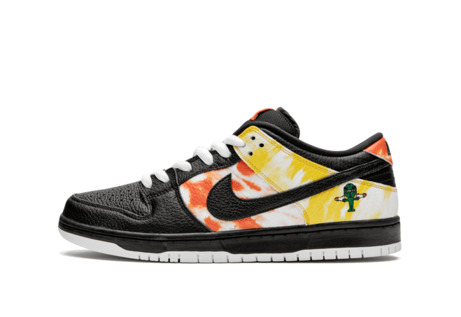 Women's SB Dunk Low Tie-Dye Rayguns 2019 Black - Shop Now and Save!