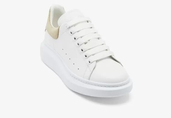 Oversized Sneaker in White/Beige