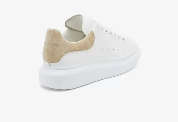 Oversized Sneaker in White/Beige