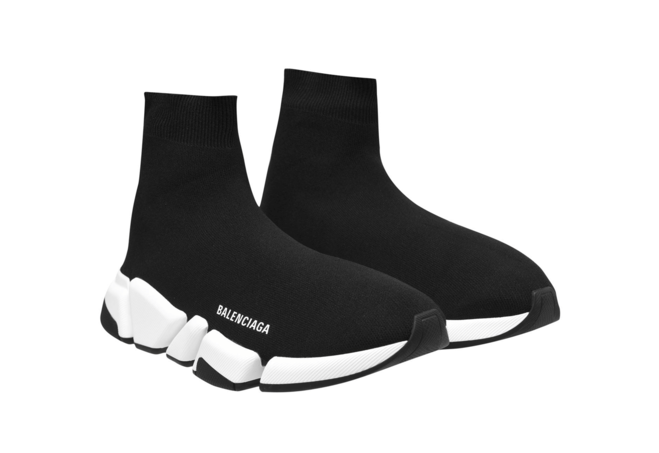 Look Stylish with Balenciaga Speed Runners 2.0 Black/White for Women
