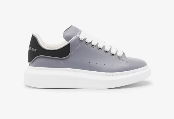 Oversized Sneaker in Gun Grey