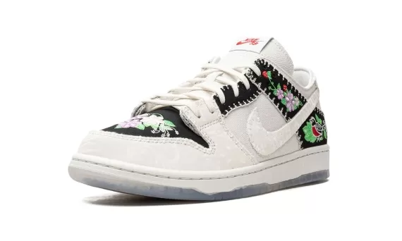 SB Dunk Low Decon N7 - Light Green Spark