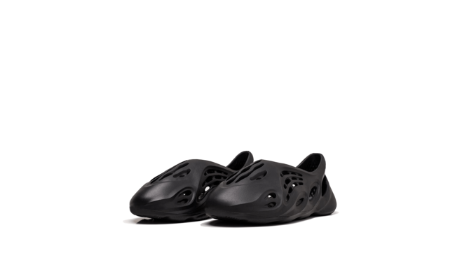 Look Stylish with YEEZY FOAM RNNR Black for Men's - Buy Now!