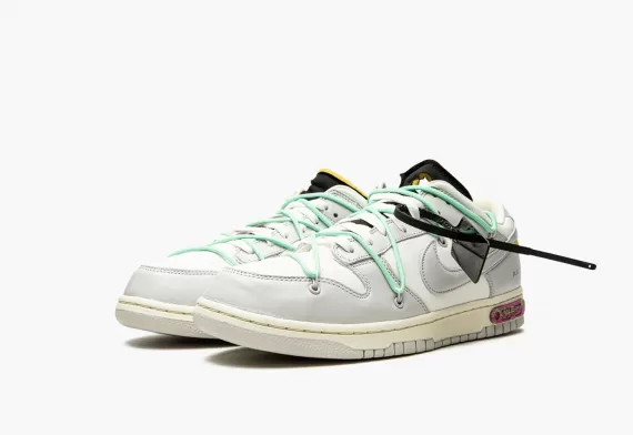 Don't Miss Out On Women's NIKE DUNK LOW Off-White