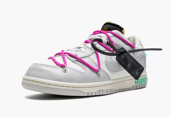 The Must-Have NIKE DUNK LOW Off-White - Lot 30 for Men!