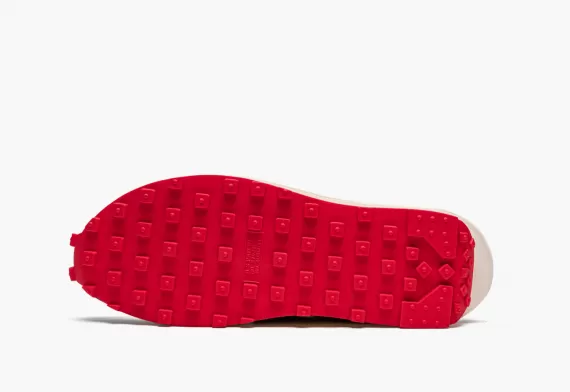 Shop Men's Nike LDWAFFLE Undercover x Sacai - Midnight Spruce University Red and Save