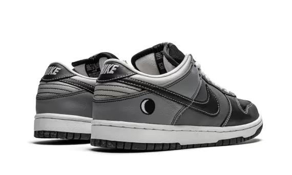 SB Dunk Low - Lunar Eclipse East