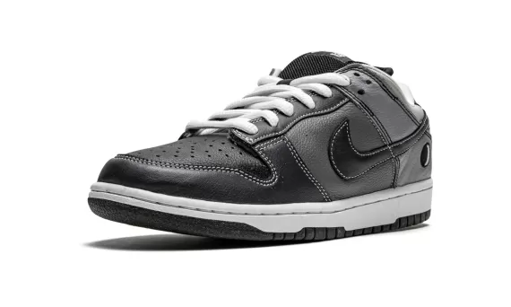 SB Dunk Low - Lunar Eclipse East