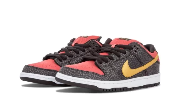 SB Dunk Low Premium QS - Walk Of Fame