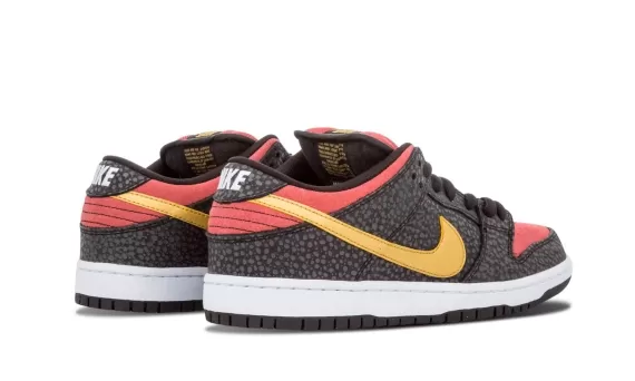 SB Dunk Low Premium QS - Walk Of Fame