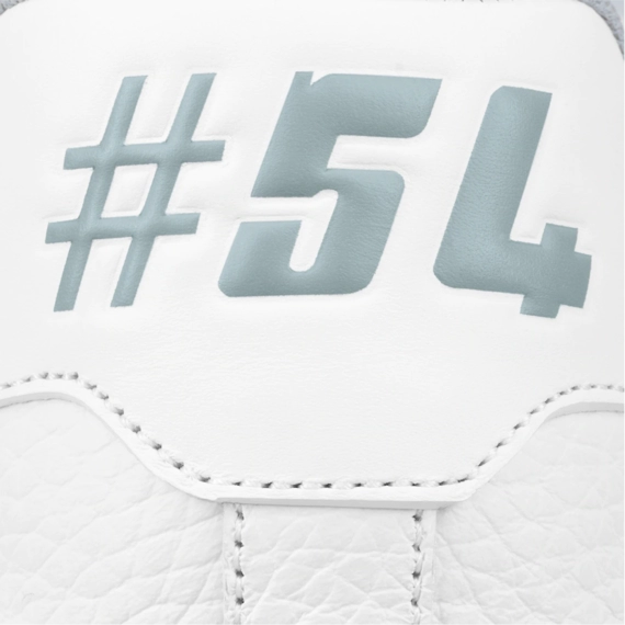 Find the Best Deals on Men's Louis Vuitton Trainer Sneaker - White, Grained