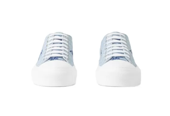 Equestrian Knight Low-top Sneakers - Light Blue/Navy Blue