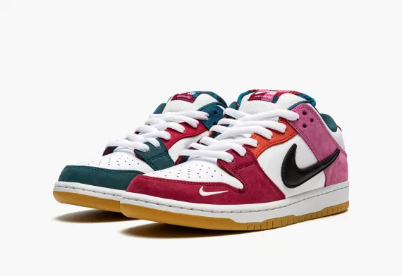 Get Men's Nike Dunk SB Low Pro QS - Parra (Friends & Family) Shoes at a Discount - Shop Now!