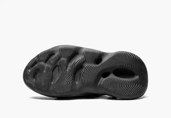 Buy the Latest Yeezy Foam RNNR - Onyx Men's Shoes Now!