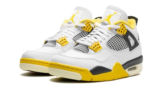 Air Jordan 4 - Vivid Sulfur