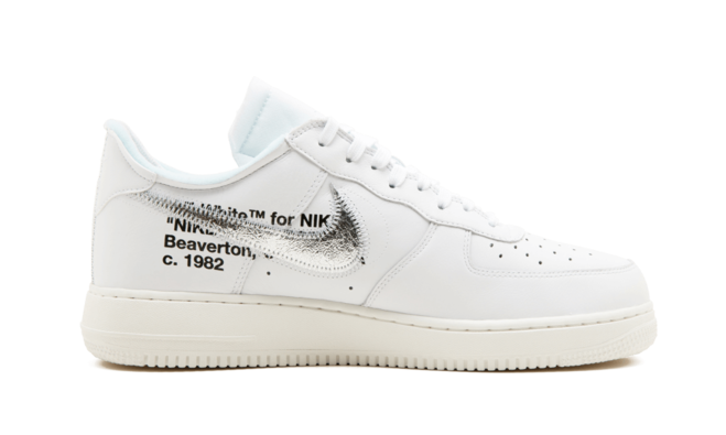 Grab the Nike x Off White Air Force 1 07 - ComplexCon for women now!